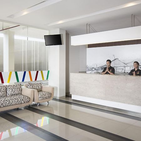 Amaris Hotel Мадіун Екстер'єр фото