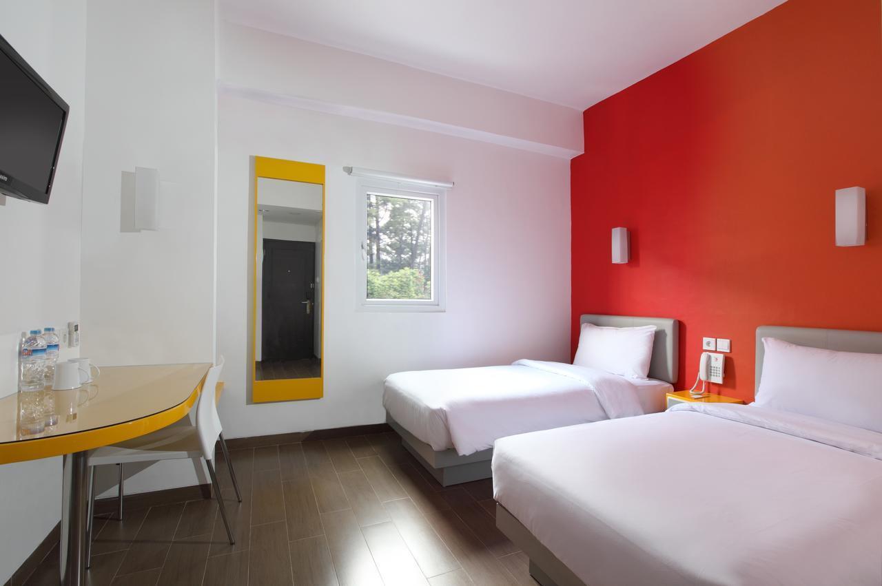 Amaris Hotel Мадіун Екстер'єр фото