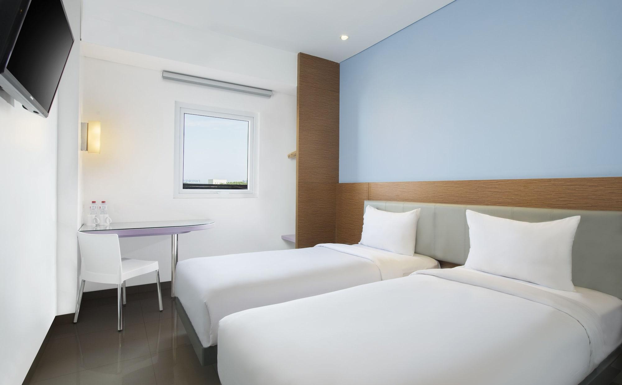 Amaris Hotel Мадіун Екстер'єр фото