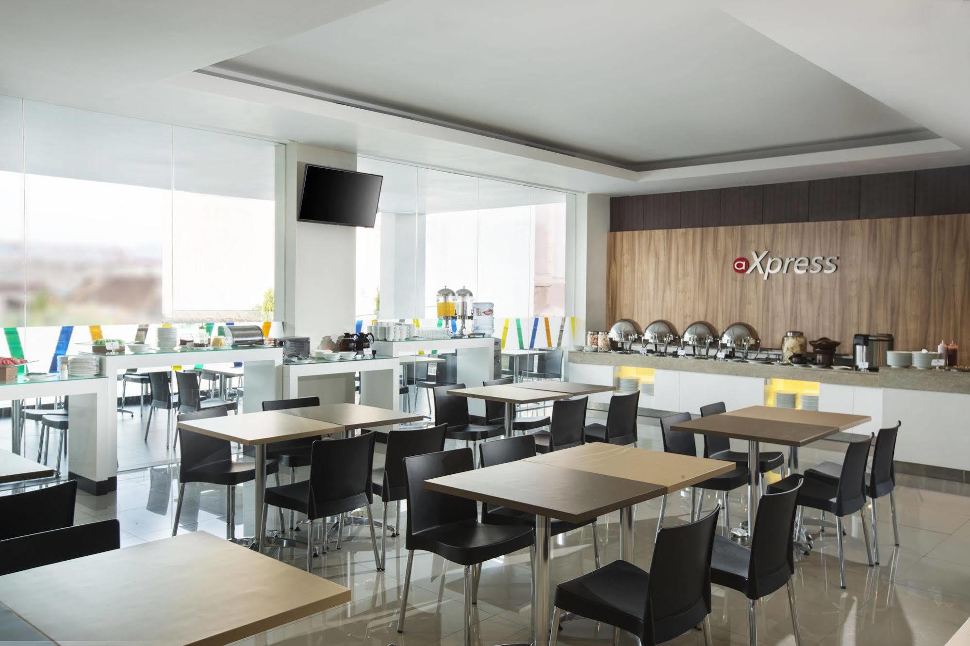 Amaris Hotel Мадіун Екстер'єр фото