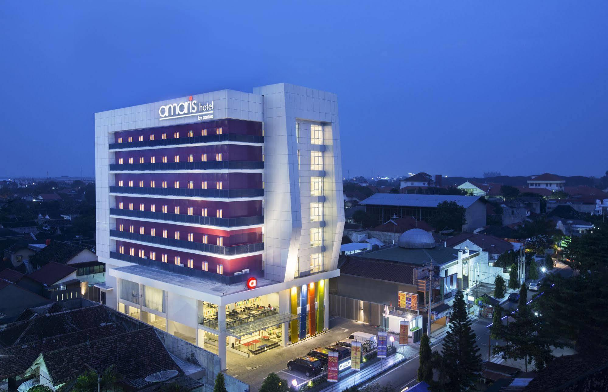 Amaris Hotel Мадіун Екстер'єр фото
